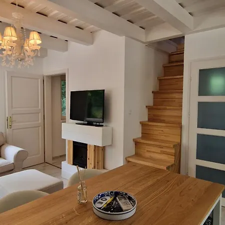 Funny Fuered 아파트 블로톤퓌레드