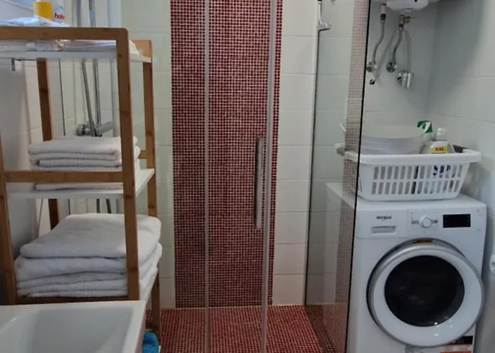 Funny Fuered Apartment *