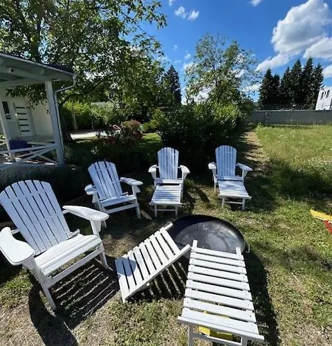 Funny Fuered Apartment *